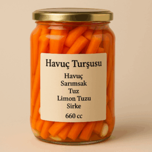 Havuç Turşusu İçeriği; Havuç Sarımsak Tuz Limon Tuzu Sirke açıklamalı 660 cc Havuç Turşusu ürünümüz için yatay formatta yazısız bir görsel yapar mısın.
