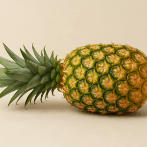 Kosta Rika’dan gelen 1 adet ananas; taze, aromatik ve sağlıklı içeriğiyle Alanya’dan avokadom.com farkıyla sofranıza tropikal bir şölen sunar.