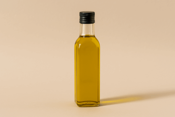 İspanyol zarafetiyle sofranıza gelen 450 ml cam şişede Arbequina Zeytinyağı, hafif aroması ve soğuk sıkım kalitesiyle sağlıklı beslenmeye uyum sağlar.